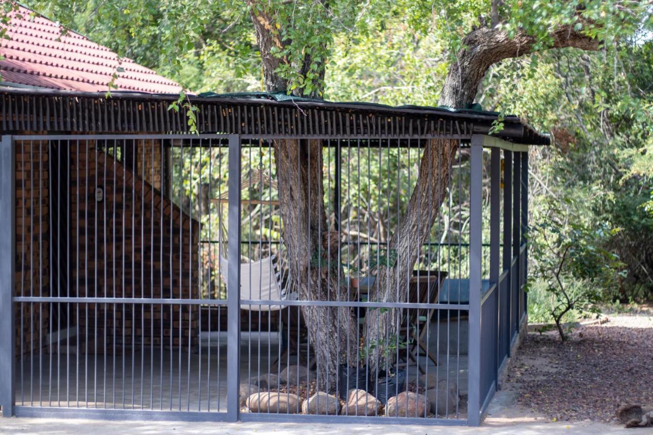 Hello Kruger Hideaway Cottage & Skilpad Studio Marloth Park Eksteriør bilde